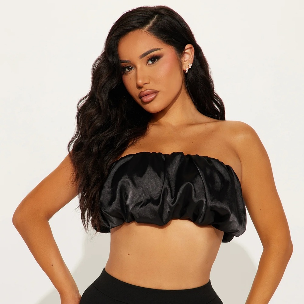 NWT New Look Satin Top - Black
M